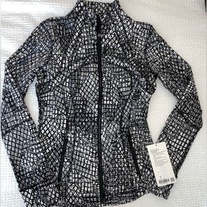 NWT Lululemon Define Luxtreme Jacket Size 8